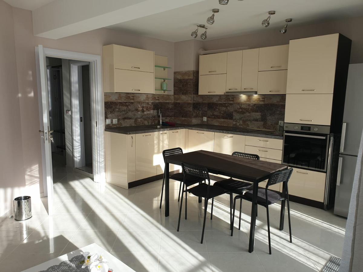 New The Twins Varna Two-Bedroom, Apt 5 At 15 Tsani Ginchev Street, Floor 3 מראה חיצוני תמונה