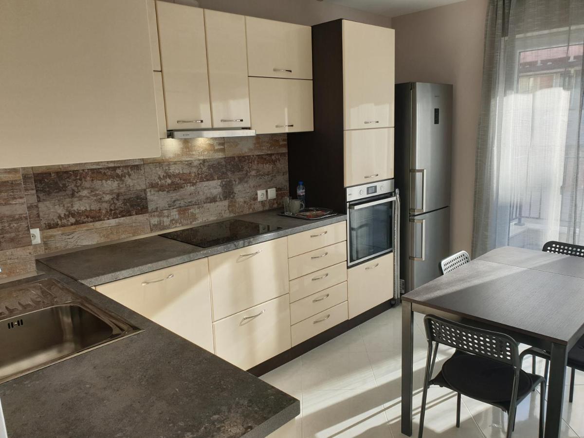 New The Twins Varna Two-Bedroom, Apt 5 At 15 Tsani Ginchev Street, Floor 3 מראה חיצוני תמונה