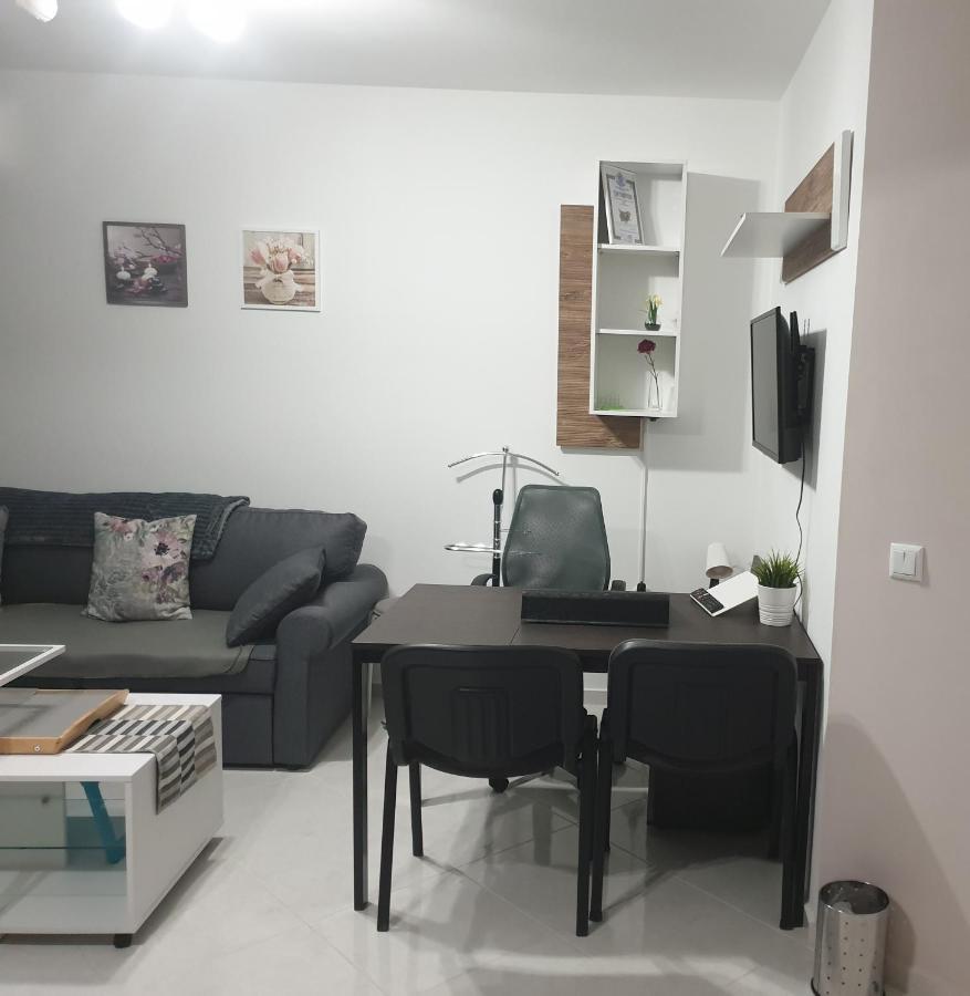 New The Twins Varna Two-Bedroom, Apt 5 At 15 Tsani Ginchev Street, Floor 3 מראה חיצוני תמונה